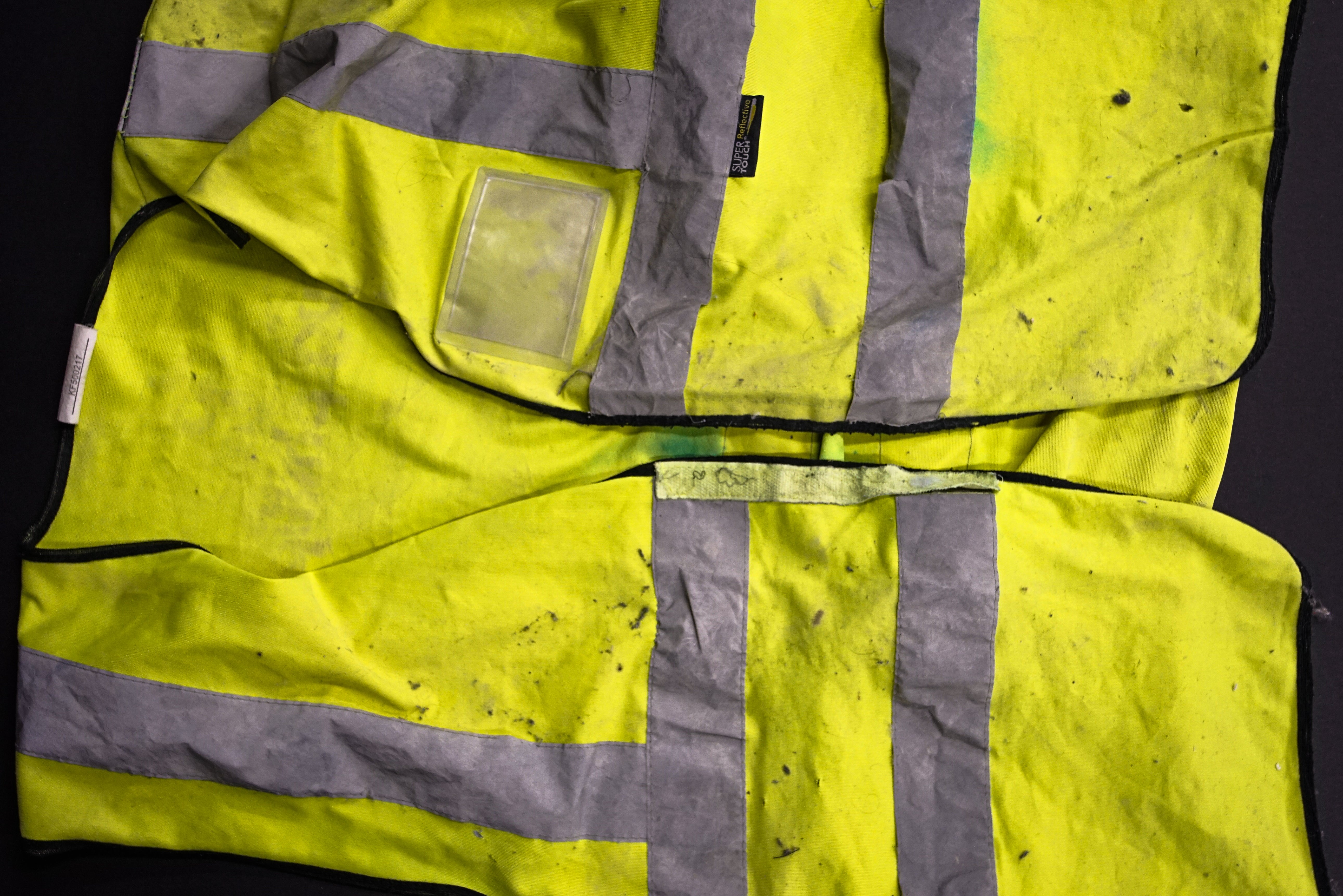 TMS.SITE Sustainability page: an old used hi-vis vest can be repaired to be almost as good as new